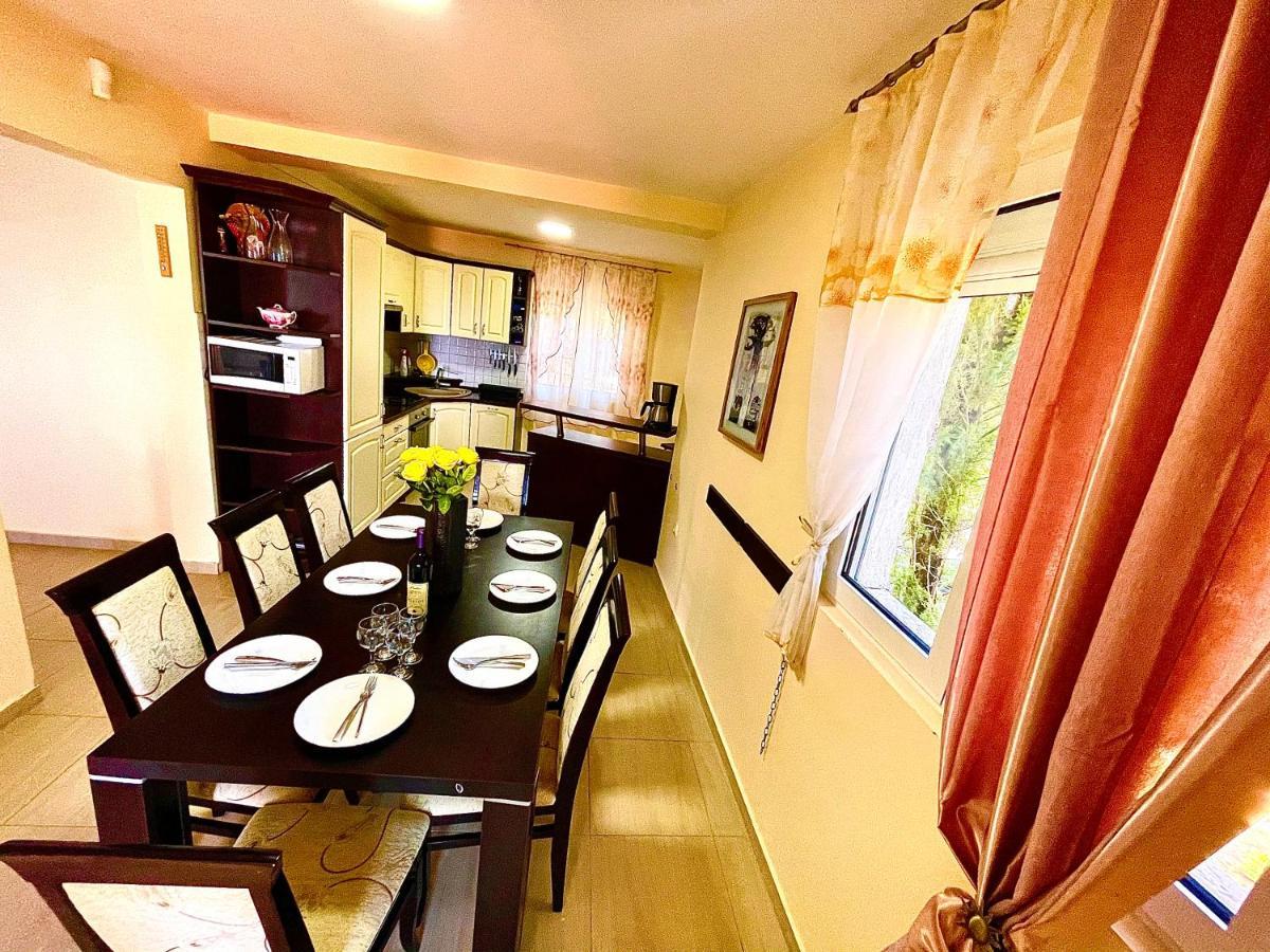 Holiday Home Viko Sutomore Buitenkant foto